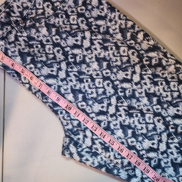 Chicos Jeggings Womens 3 (Large) Blue White Arctic Animal Print Platinum Pull-On - Picture 9 of 11